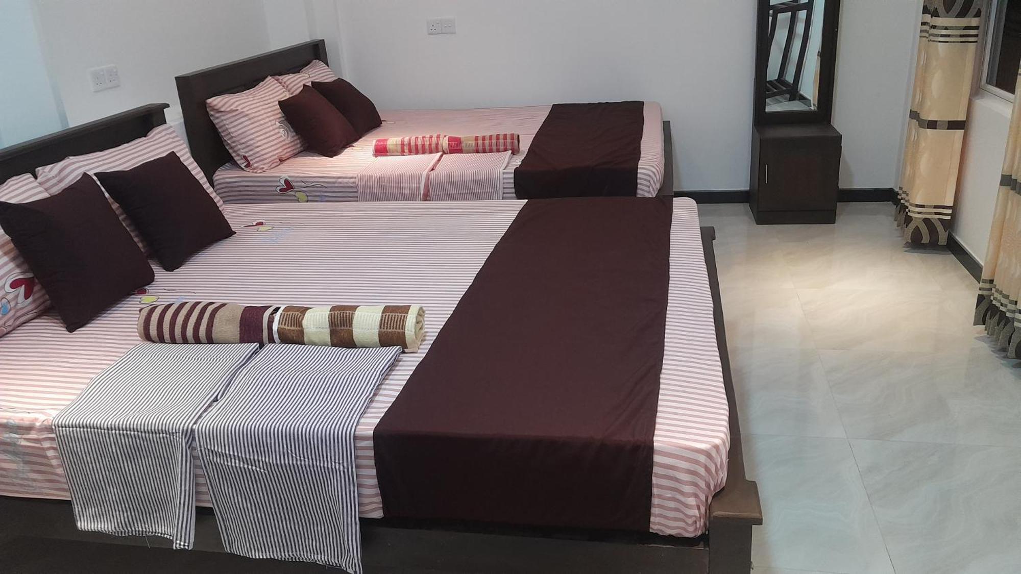 Theepan'S Home Nilaveli Εξωτερικό φωτογραφία