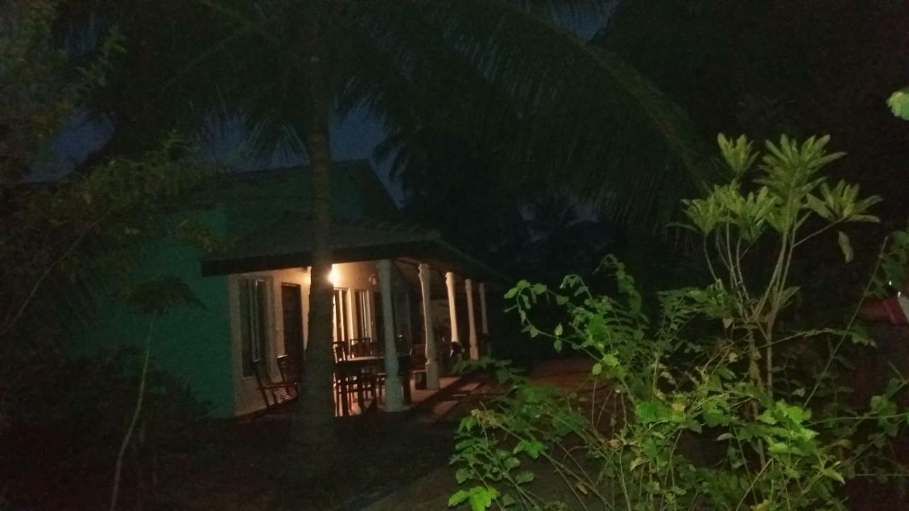 Theepan'S Home Nilaveli Εξωτερικό φωτογραφία