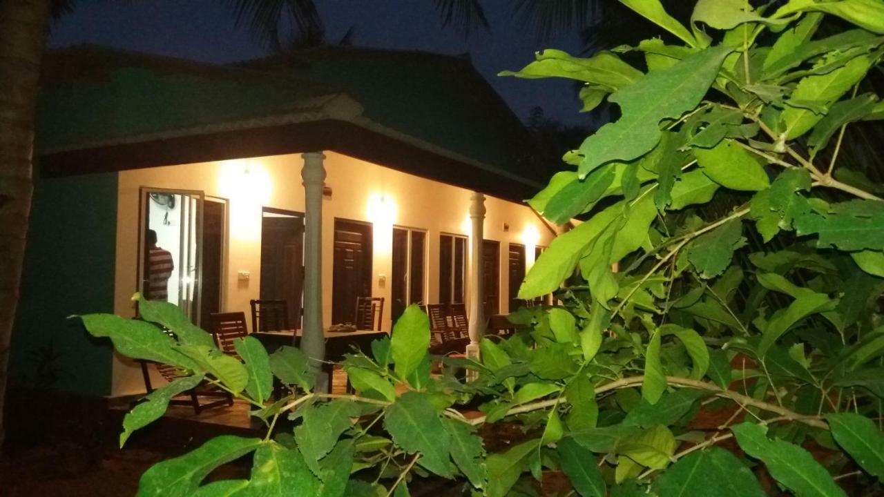 Theepan'S Home Nilaveli Εξωτερικό φωτογραφία